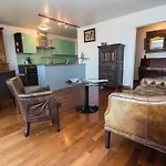 Appartement 3 Chambres Sur Oberkampf